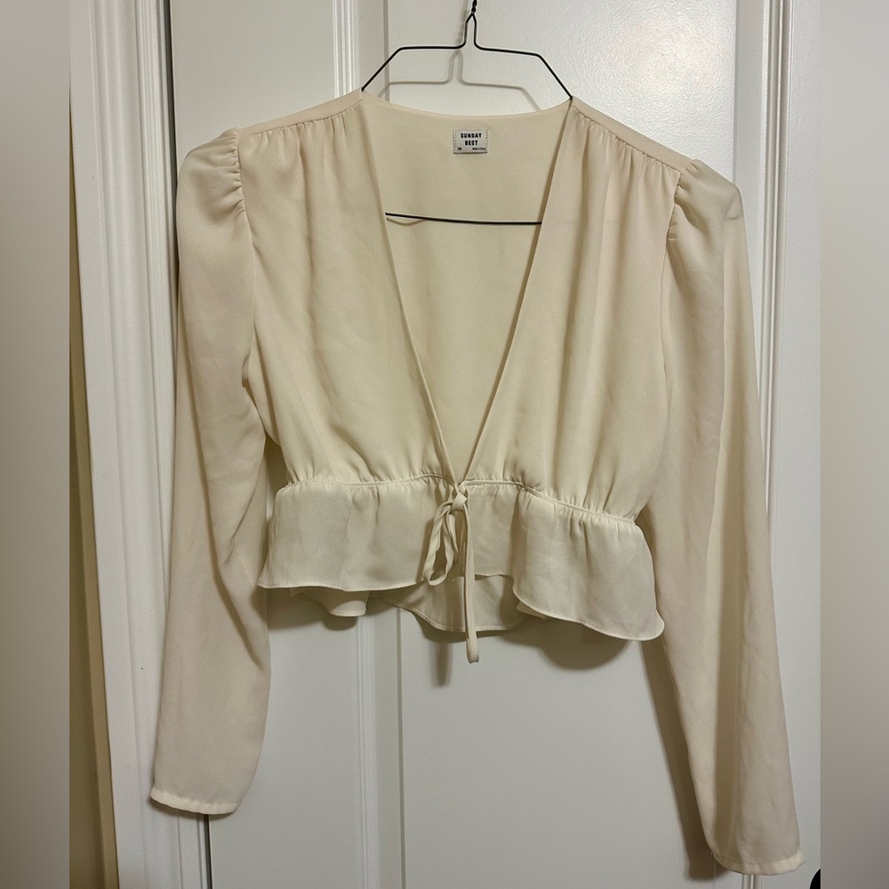 Aritzia- Sunday Best crème blouse